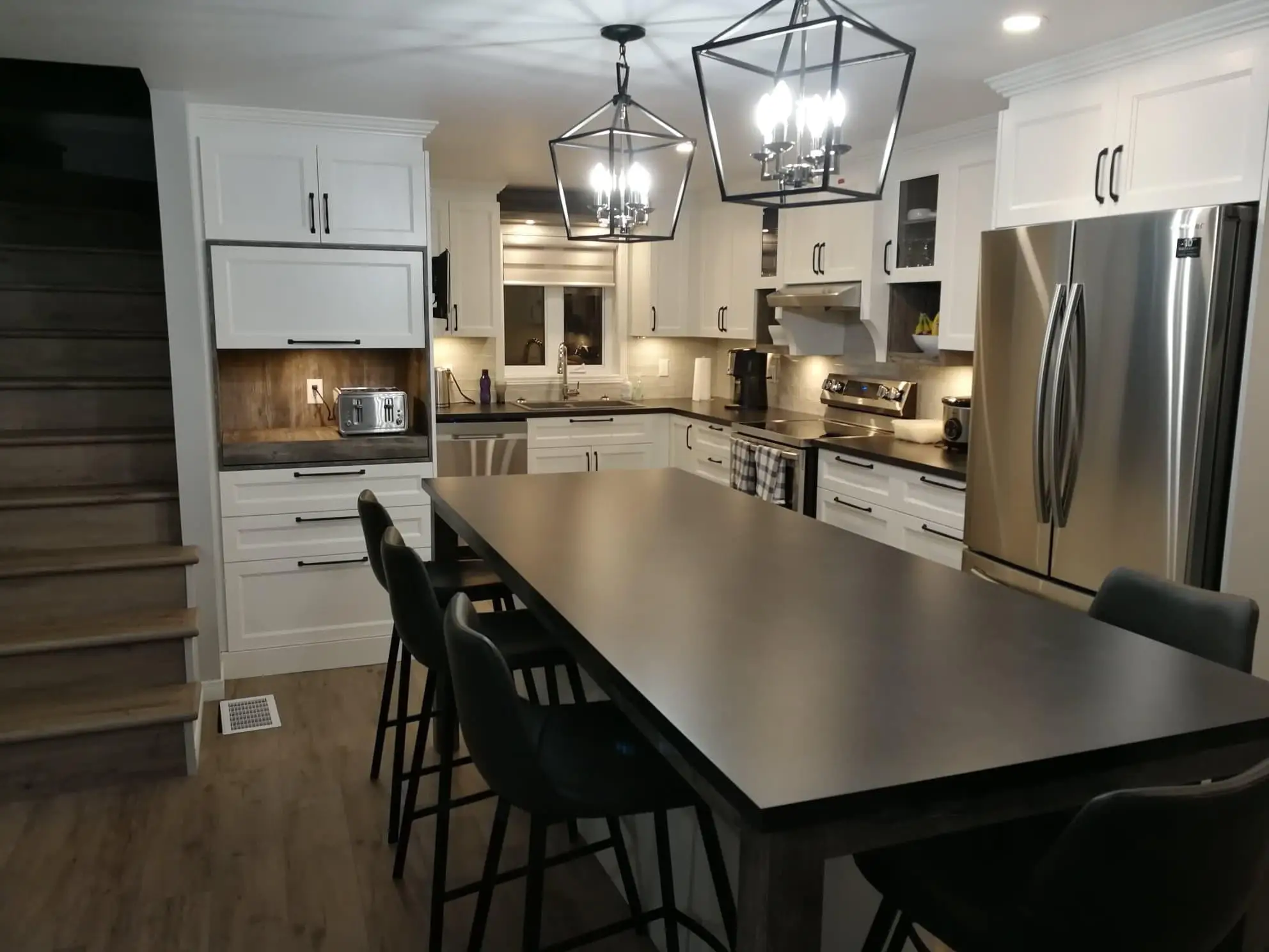Cuisine rénovée avec finition soignée par Rénovation SPB inc.